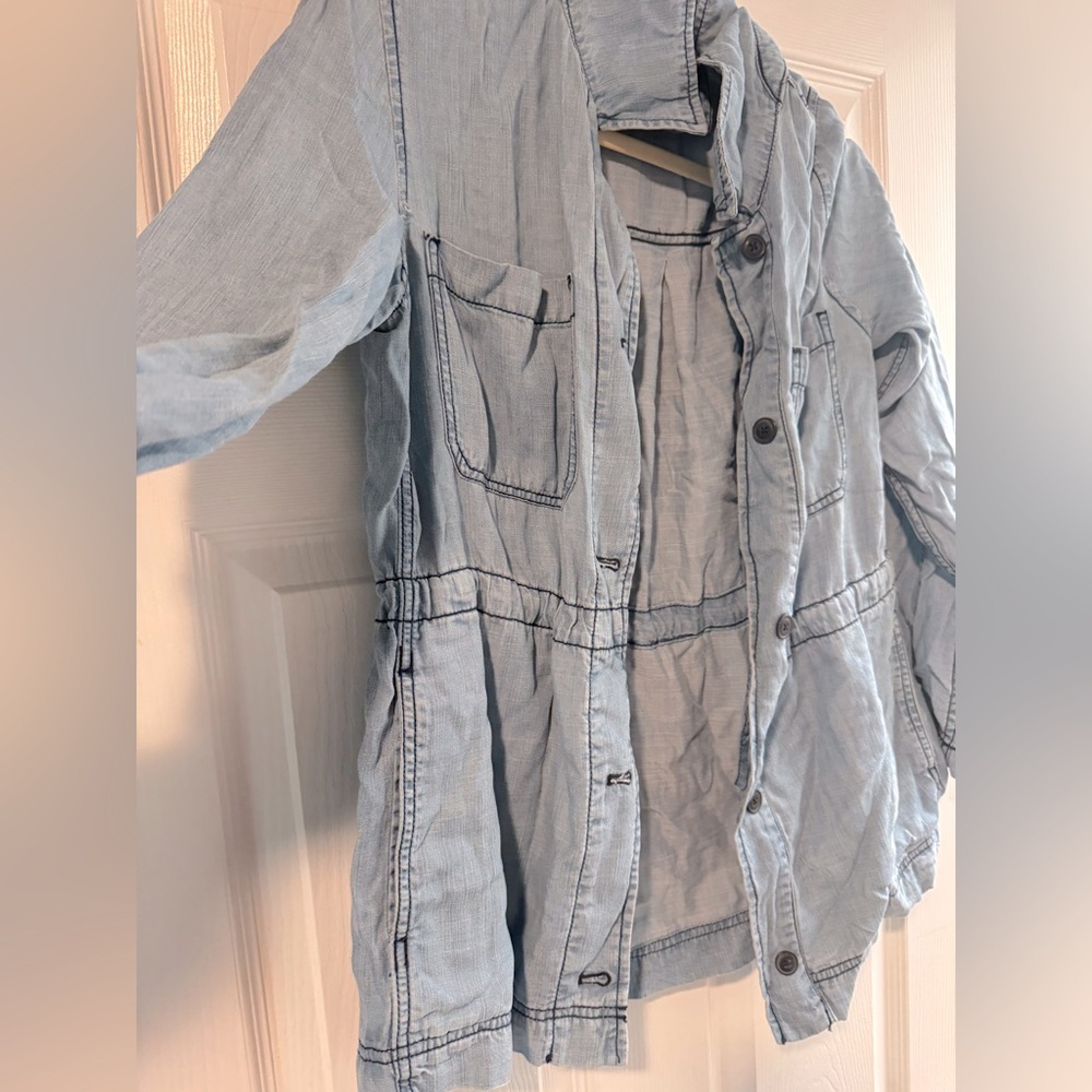 Gap chambray jean shirt jacket - Small